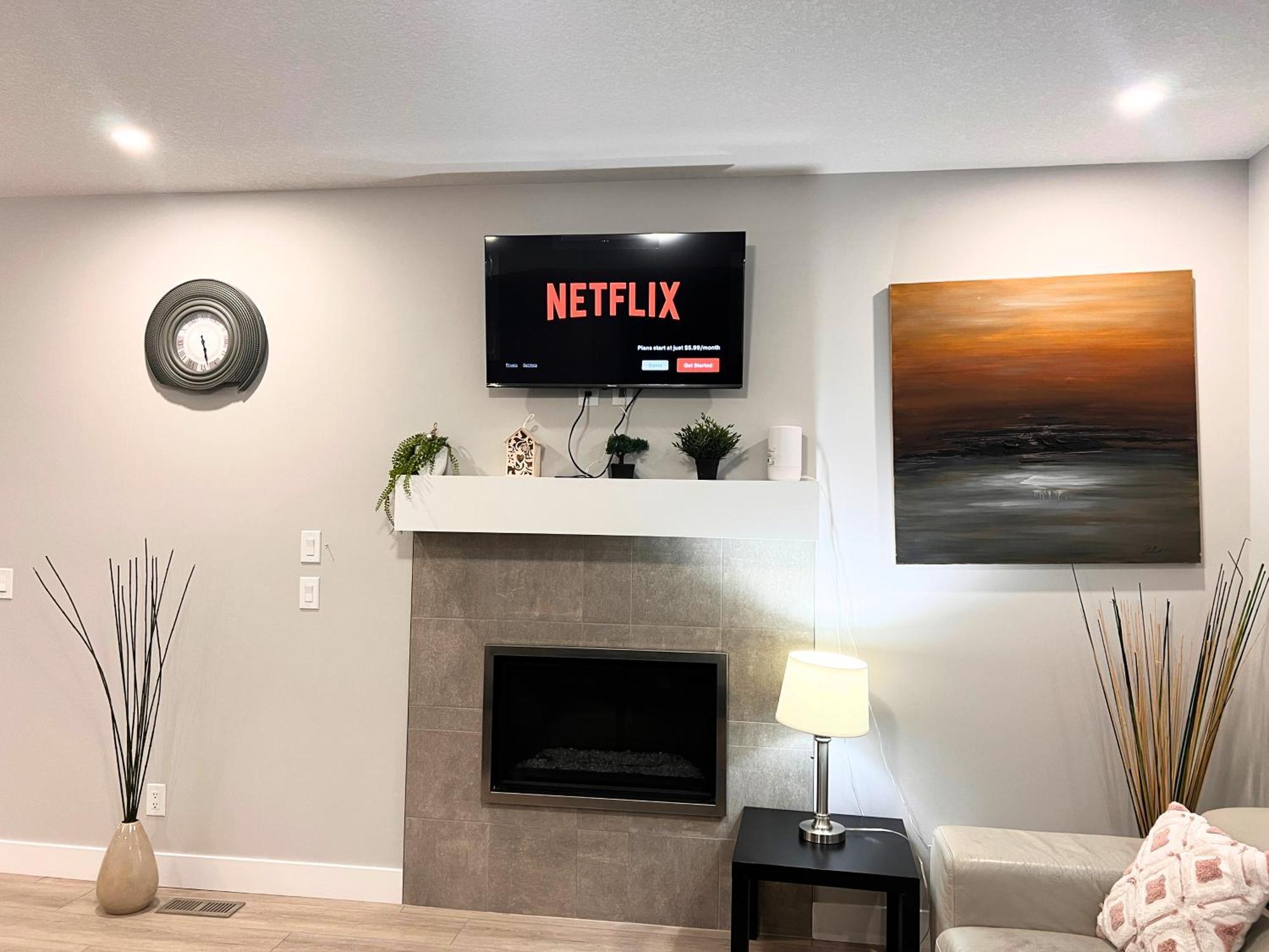 Flowealth Property Luxury Villa Near Lake Netflix Tv Wifi YYC Exterior photo