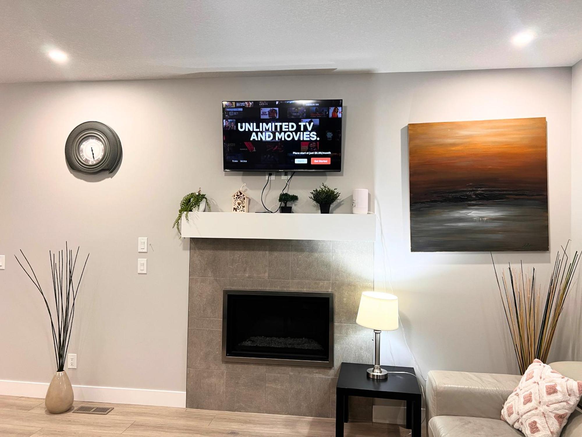 Flowealth Property Luxury Villa Near Lake Netflix Tv Wifi YYC Exterior photo